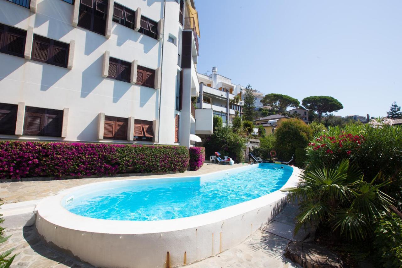Nautilus Vista Mare Mozzafiato A 180 Gradi- Posto Auto Privato - 2 Camere Matrimoniali Piu 1 Divano Letto Singolo-Sky,Netflix-Wifi 200Mg Rapallo Exterior foto
